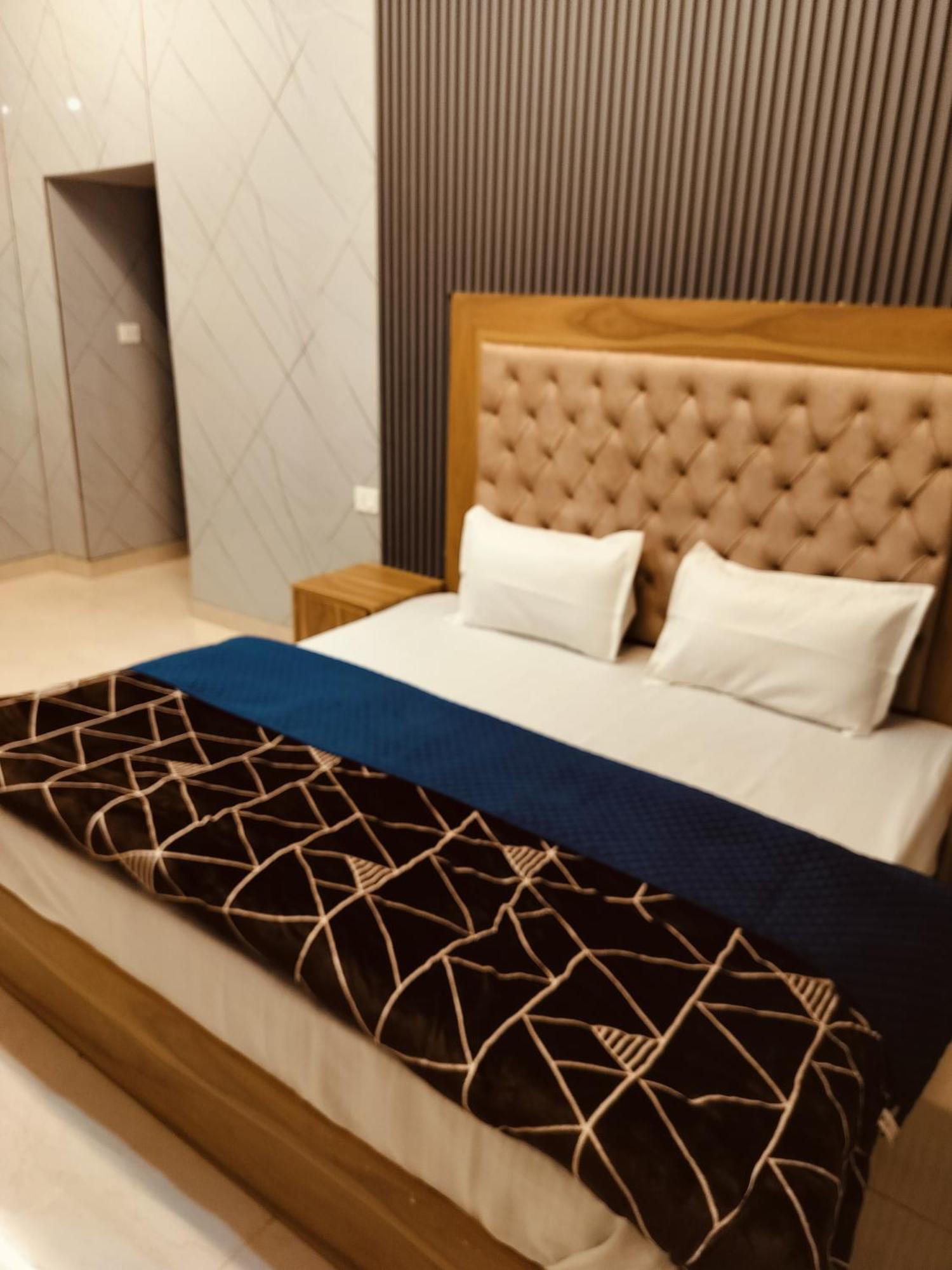 Madan Kunj B & B Mall Road Shimla Exterior photo